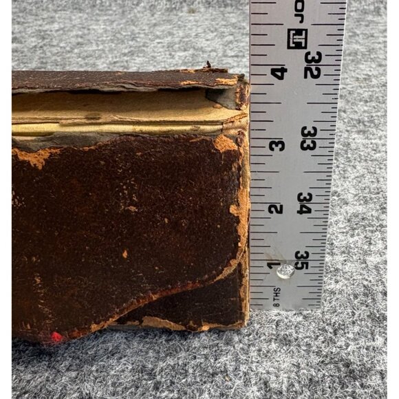 Vintage Belding Corticelli Leather Sewing Kit With Threads Buttons & Needles - Picture 7 of 9